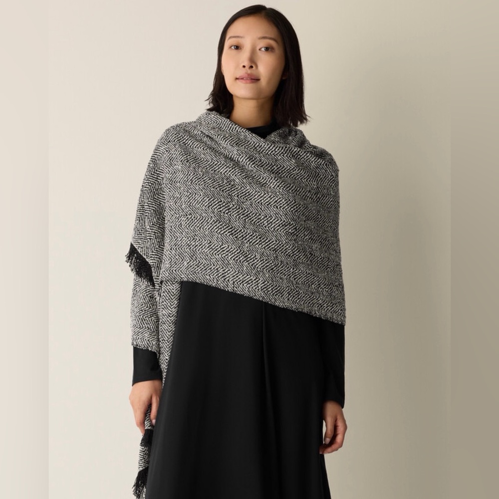 NWT Eileen Fisher $168 Handloomed Organic Cotton Herringbone Scarf